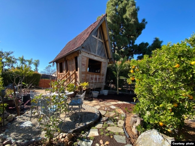 Rumah lumbung kuno yang berdiri di San Diego menjadi restoran fine dining Warung RieRie milik warga Indonesia (dok: Rie Sims)