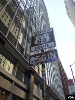 Route 66 sign in Downtown Chicago