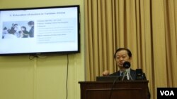 지난 9일 워싱턴 DC 연방의회 레이번 빌딩에서 신희영 통일의학센터장이 북한 보건의료 상황을 설명하고 있다.