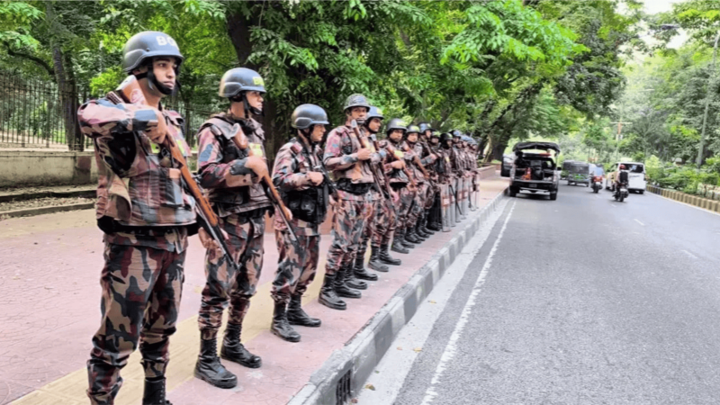 চিন্ময় দাসের জামিন নাকচে আদালত প্রাঙ্গণে চরম উত্তেজনা, চট্টগ্রামে ৬ প্লাটুন বিজিবি মোতায়েন