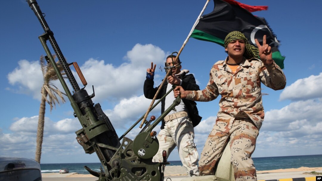 Milisi Libya yang menguasai ladang-ladang minyak menuntut pemerintahan otonomi (foto: dok). 