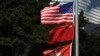 资料照：2013年6月27日美国、中国和香港旗帜在香港分域码头飘扬。