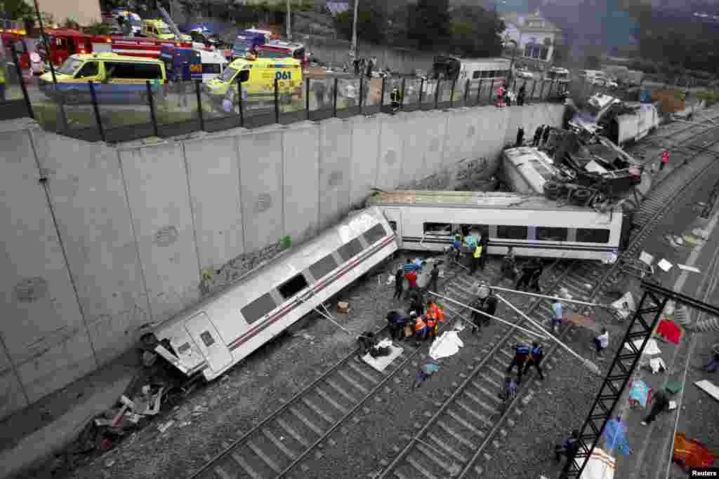 متاثرہ ریل گاڑی میڈرڈ سے شمال مغربی شہر فیرول جارہی تھی اور اس میں سوار افراد کی اکثریت نے سینٹ جیمز کے احترام میں ایک تقریب میں شرکت کرنا تھی، اسپین میں گزشتہ چالیس برسوں کے دوران یہ ریل کا بدترین حادثہ ہے۔