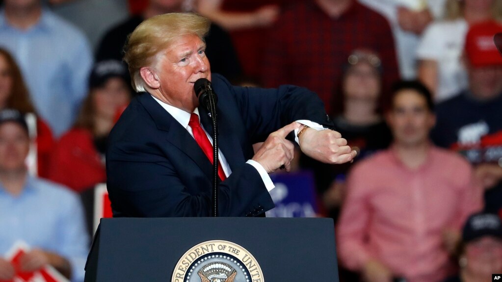 El presidente Donald Trump durante un acto de campaña el lunes, 5 de noviembre de 2018, en Cape Girardeau, Missouri.