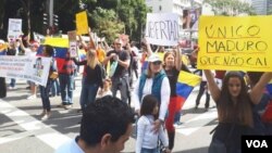 En São Paulo, Brasil, la comunidad venezolana protestó contra las políticas del presidente del país caribeño, Nicolás Maduro. Foto: Nairobi Salazar.