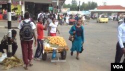 Illegal street vendors have started flocking to the Harare central business district. (Patricia Mudadigwa)