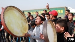 Ramadi ahli shahar ozod qilinganini bayram qilayapti.