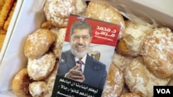 Protesters say they are making these Ramadan sweets in honor of ousted President Mohamed Morsi. (Heather Murdock for VOA)
