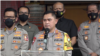 Kapolda Metro Jaya Fadil Imran mengancam akan menangkap para tersangka kasus pelanggaran protokol kesehatan, saat konferensi pers di Jakarta, Kamis, 10 Desember 2020. (Foto: VOA)