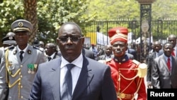 Le président Sall arrive au palais présidentiel de Dakar après son investiture, le 2 avril 2012