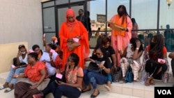 Le collectif des femmes du Sénégal devant le tribunal de Dakar, le 24 novembre 2021. 