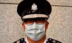 香港警务处处长邓炳强确认蔡展鹏休假接受调查，但拒绝回应案件详情，强调事件不影响国安处运作 （网络截图）