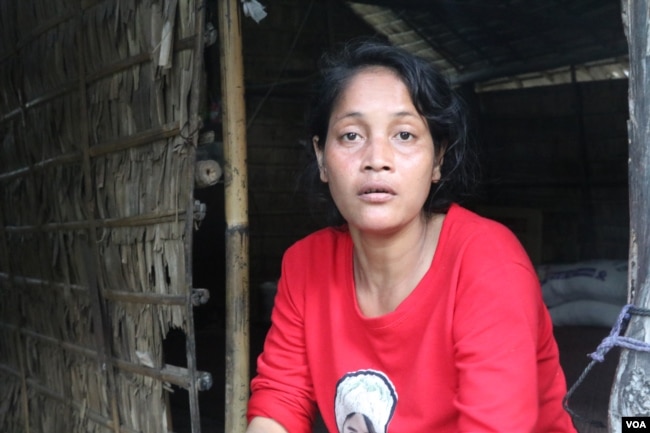 Ol Thida, 34, the mother of the two sisters who were raped and murdered on October 17, 2018. (Sun Narin/VOA Khmer)