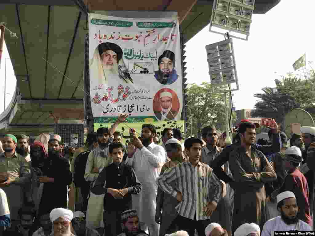 انہوں نے خبردار کیا کہ حکومت معاہدے کی پاسداری کرے اور امن و امان خراب نہ کرے۔