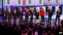 En Miami, diez candidatos presidenciales demócratas antes del primer debate por la nominación de su partido para las elecciones de 2020.