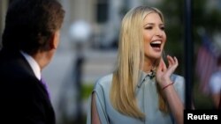 Ivanka Trump es entrevistada por Joe Kernen para el programa "Squawk Box" de CNBC en la Casa Blanca en Washington, DC., el 19 de julio de 2018.