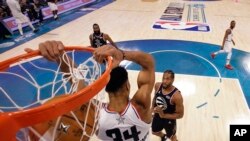 Mchezaji nyota wa Milwaukee Bucks Giannis Antetokounmpo katika mechi ya NBA