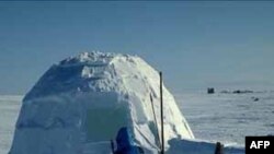 Một người Mỹ muốn lập kỷ lục xây lều tuyết lớn nhất thế giới