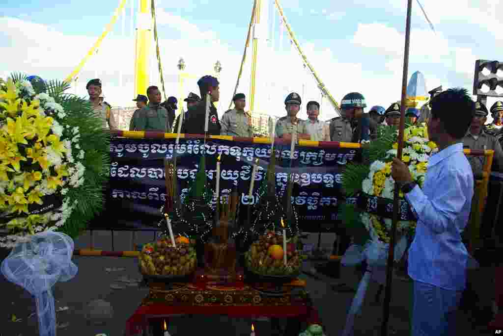 ខ្មែរ​កាន់​ទុក្ខ​នៅ​ក្រោយ​សោកនាដកម្ម​នៅ​លើ​ស្ពាន​កោះ​ពេជ្រ