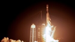 EEUU podría alcanzar su primer aterrizaje lunar medio siglo después de la última misión lunar del Apolo
