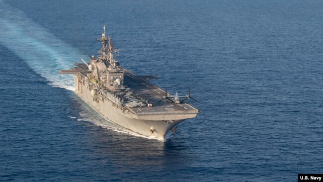 美利坚号两栖攻击舰2020年4月18日在南中国海行动（美国海军照片）