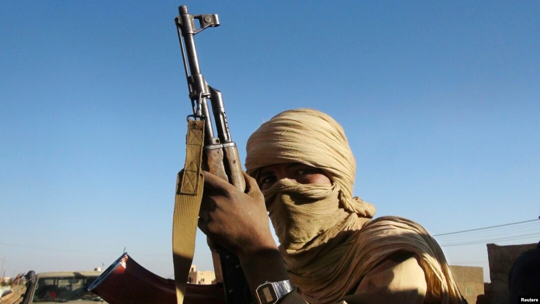Anggota pasukan pemberontak Tuareg MNLA di kota Kidal, sebelah timur laut Kidal. (Foto: Dok)