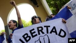 Organismos de derechos humanos indican que los que han salido de Nicaragua temen las amenazas, la persecución y el desempleo, en el contexto de las protestas contra el gobierno de Daniel Ortega que comenzaron el 18 de abril de 2018.