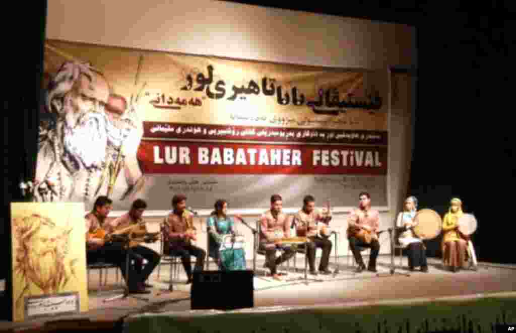 بابه‌ تاهیری هه‌مه‌دانی