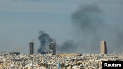 دود از آسمان شهر ریاض، در بحبوحه درگیری آمریکا و اسرائیل با جمهوری اسلامی، بلند می‌شود. ۵ مارس ۲۰۲۶، 