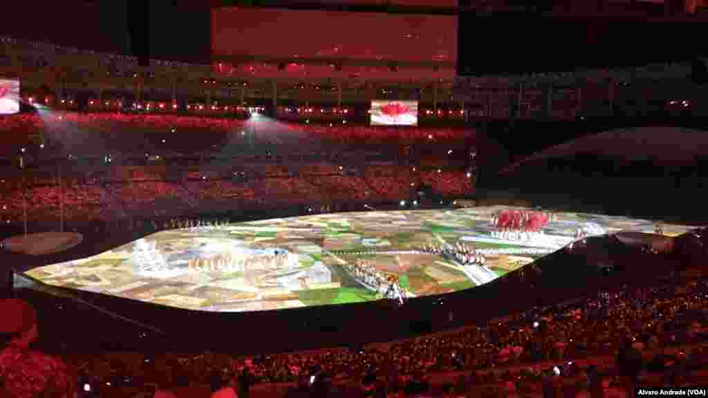 Cerimónia de abertura dos Jogos Olímpicos no estádio do Maracanã no Rio de Janeiro.