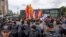 Li Stenbolê (Tirkiye), di 15ê Îlona 2026an de, mirov li ber Dadgehê desteserkirinên kesên ji civaka LGBTQ protesto dikin.
