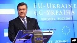 Ukraina prezidenti Viktor Yanukovich Yevropa Kengashida so'zlamoqda, Bryussel, Belgiya, 25-fevral, 2013-yil.