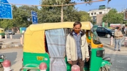 Shivraj Verma, an autorickshaw driver, says lockdowns crush workers like him. (Anjana Pasricha/VOA)