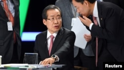 South Korean presidential candidate Hong Joon-Pyo of the Liberty Korea Party prepares before a televised debate in Seoul, South Korea, April 28, 2017.