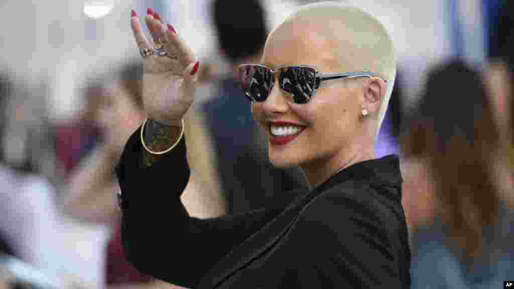 Amber Rose arrive aux MTV Video Music Awards au Madison Square Garden, le 28 août 2016.