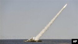 পারমানবিক অগ্রগতির পাশাপাশি ইরান ক্ষেপনাস্ত্র পরীক্ষার কথা ঘোষণা করেছে