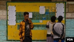 Many of the 200,000 displaced people in Mekelle, Ethiopia, are living in schoolhouses converted into camps; June 3, 2021. (VOA/Yan Boechat)