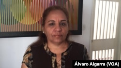 Yamil Saleh Rojas, madre del activista opositor Lorent Saleh, quien estaba preso en Venezuela, durante una entrevista con Voz de América el martes 16 de octubre de 2018.