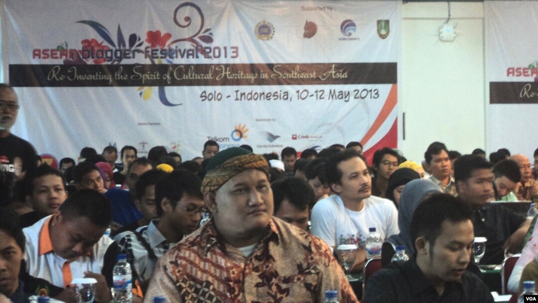 Para peserta Festival Blogger ASEAN di Solo. (VOA/Yudha Satriawan)