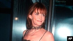FILE - Margot Kidder is pictured at the 25th Anniversary of "Saturday Night Live" at Radio City Music Hall in New York City, Sept. 27, 1999.