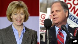 A la izquierda, Tina Smith, quien sustituye al senador Al Franken, y a la derecha, Doug Jones, sustituto de Jeff Sessions, actualmente secretario de Justicia del gobierno de Trump.