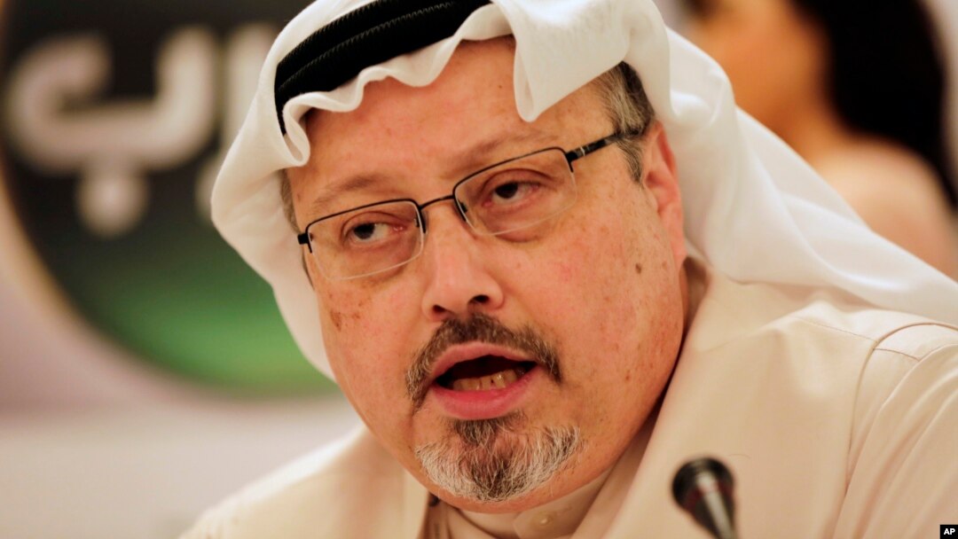 Jamal Khashoggi saat berbicara dalam konferensi pers di Manama, Bahrain, 1 Februari 2015.