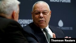 ARCHIVO - El exsecretario de Estado de EE.UU., Colin Powell, durante una entrevista en el Instituto Aspen en el Foro Ideas de Washington. 