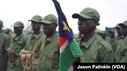 Para tentara pemberontak Sudan Selatan saat bersiap memasuki ibukota Juba menjelang kedatangan pemimpin pemberontak Riek Machar (foto: dok).