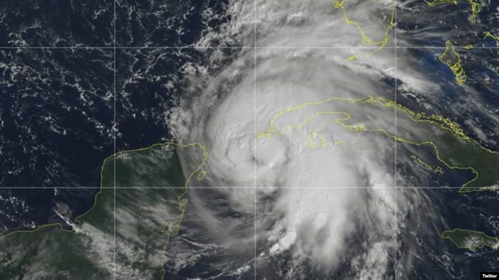 Imagen de satélite del huracán Michael, publicada en Twitter por el sitio de huracanes de la NASA. Octubre 8 de 2018. 