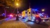 Автомобили экстренной медицинской помощи недалеко от места происшествия в Квебеке