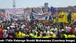 Un rassemblement des partis proches du président Joseph Kabila pour soutenir Emmanuel Ramazani Shadary, candidat du pouvoir à la présidentielle au stade Tata Raphaël, au centre de Kinshasa, le 27 octobre 2018. (Facebook/ Félix Kabange Numbi Mukwampa)