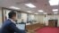 台湾立法院外交及国防委员会4月1日质询的情形(美国之音张永泰拍摄) 