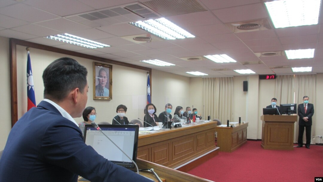 台灣立法院外交及國防委員會4月1日質詢的情形(美國之音張永泰拍攝)
