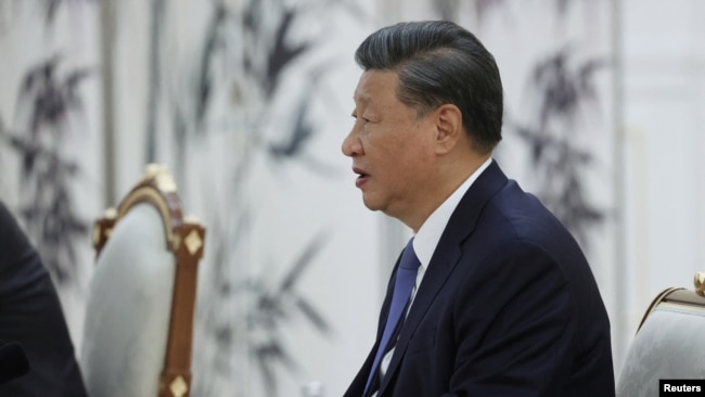 Chinese President Xi Jinping talks to Russian President Vladimir Putin during a meeting on the sidelines of the Shanghai Cooperation Organization (SCO) summit in Samarkand, Uzbekistan September 15, 2022. Sputnik/Alexandr Demyanchuk/Pool via REUTERS